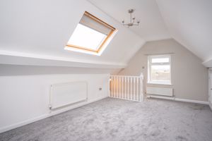 Principal bedroom- click for photo gallery